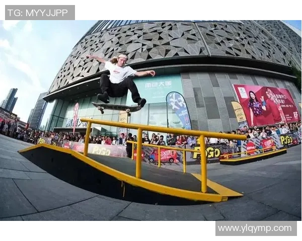 重庆飞盘队在滑板精英赛中的速度表现分析与精彩回顾